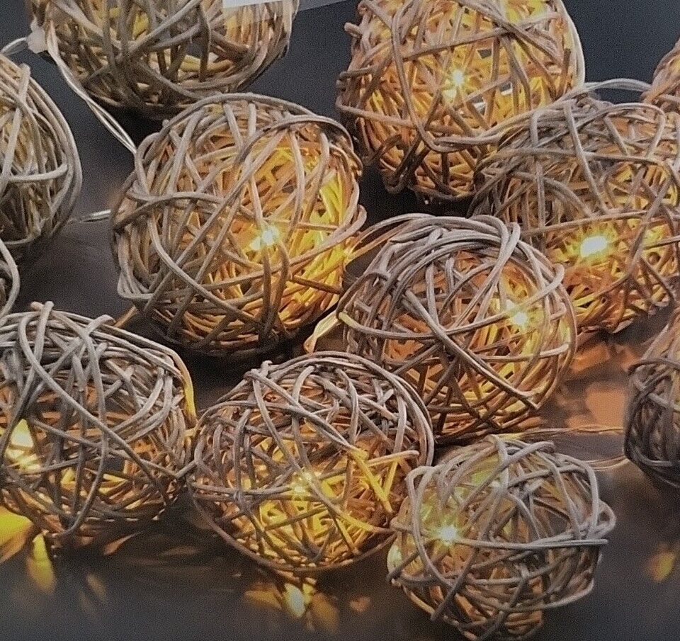 *Ausverkauf*LED Rattanball Lichterkette 12 Led's mit Timer und Batterien